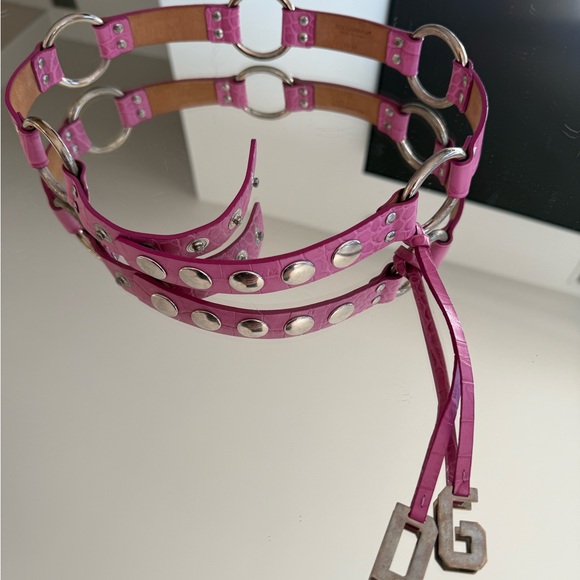 Dolce & Gabbana Pink Croc-Embossed Leather Belt - Picture 1 of 9